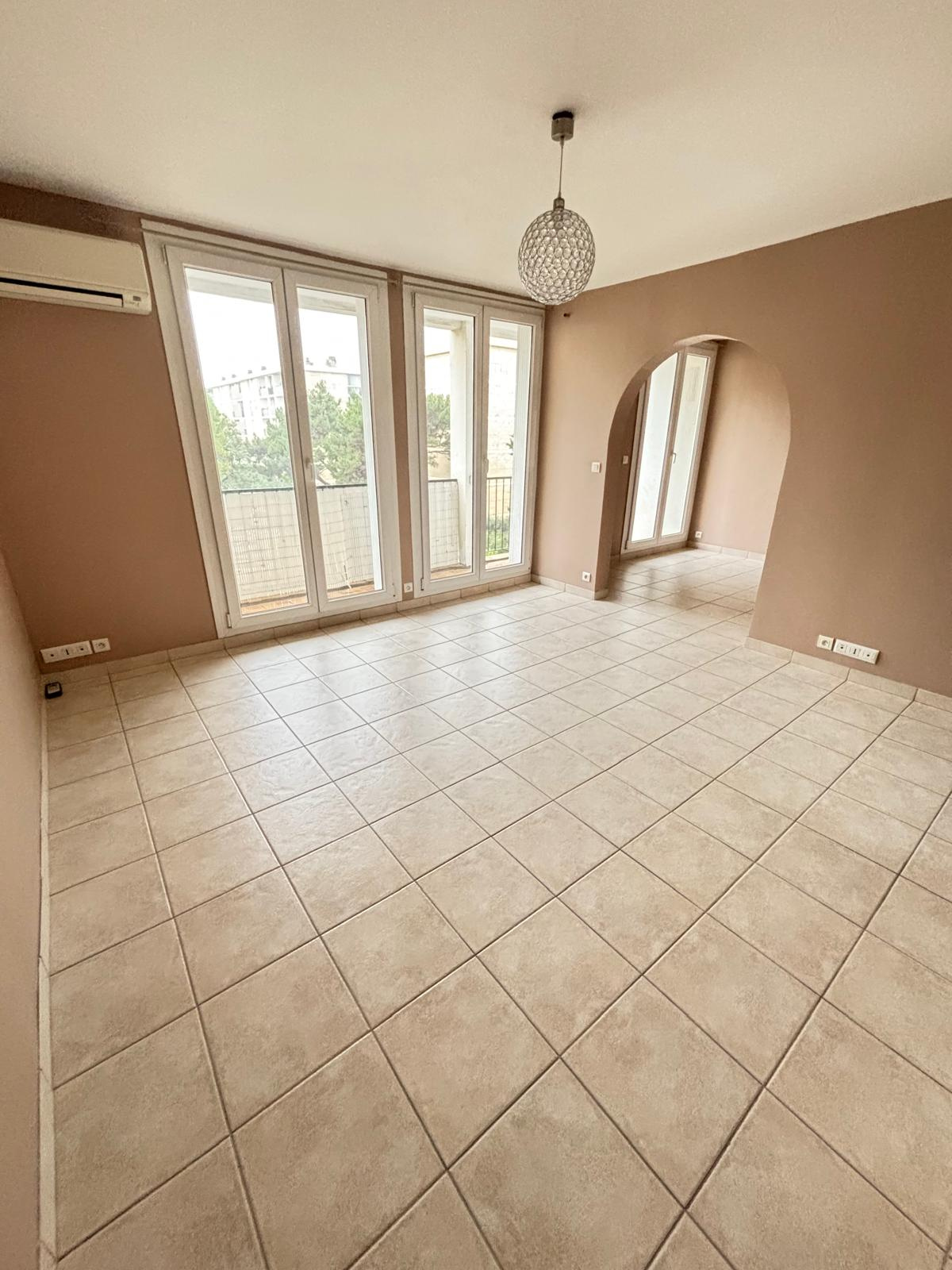 Apartment 4 pièces · 73.00 m² à Marignane